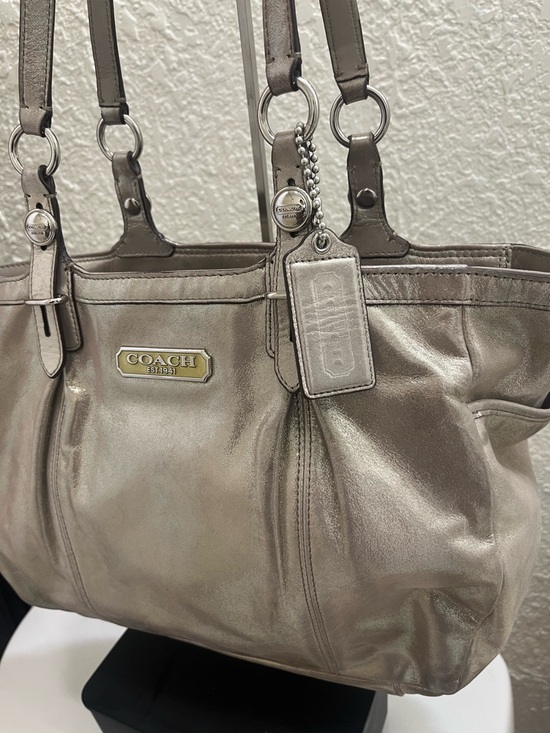 Coach Metallic Gold Leather Tote Bag | Large Shoulder Bag | Lilac Interior - Picture 3 of 15